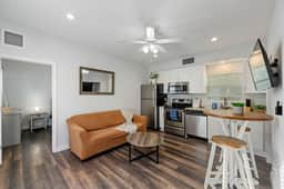 Perfect Palm Beach Escape | Cozy 1BR + Putt-Putt