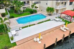 Stunning Waterfront Condo - Walk to beach/Pool/Direct Beach Access