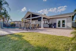 Direct Bay Access - close to the Beach & the Stadium Stadium| Pool| 3BR