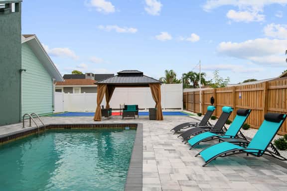 Close To Beach,  Private Pickleball & Pool