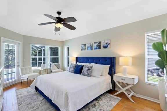 Guard gated 4 bedroom- Pool home - Close to the beach & 5th ave shops & food!