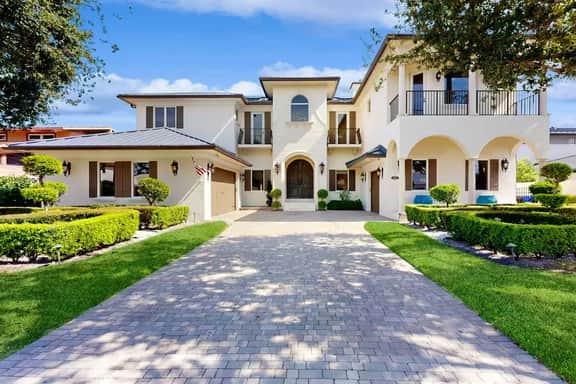 FTL lux Mansion - Pool - Close to beach.