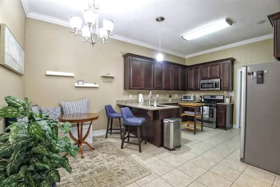Close to everything | 3 bedroom | Private yard | Drive way