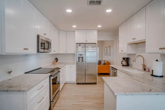 Direct Bay Access - close to the Beach & the Stadium Stadium| Pool| 3BR
