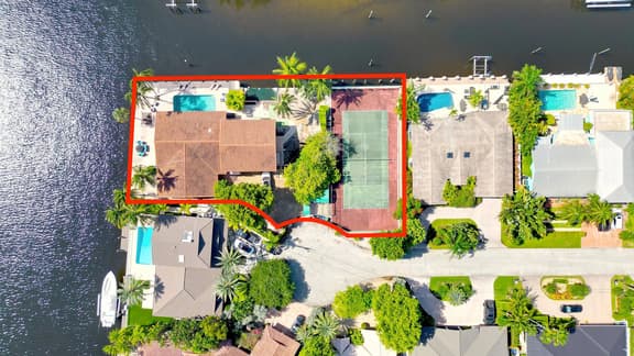 Waterfront 7-BR Estate w/ 300 ft Waterfront, Private Pool & Sleeps 16