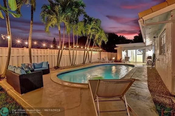 Spacious 5BR home Retreat w/ Private Pool – Family-Friendly & Close to Beaches